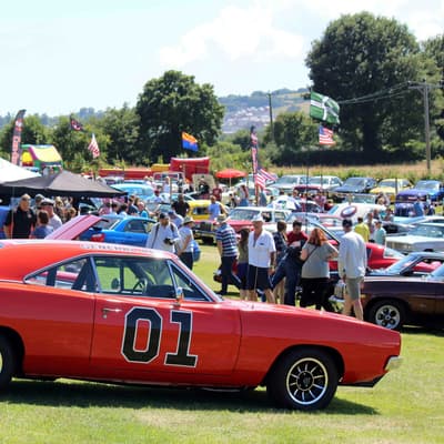 Read more about the article Classic cars lining up this weekend