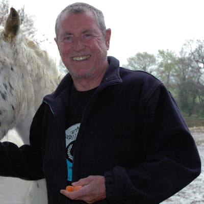 Read more about the article John Nettles’ upcoming book singing
