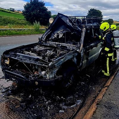 Read more about the article UPDATE: Fire crews praise quick thinking driver who unhitched trailer as car caught fire