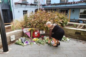Read more about the article Newton Abbot Mayor’s flowers in tribute to Queen