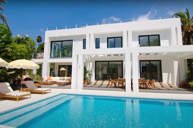 You are currently viewing Devon grandad wins multi-million-pound dream villa in Spain in Omaze charity prize draw in aid of Teenage Cancer Trust