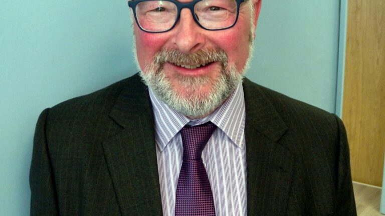 Read more about the article Teignbridge District Council leader to step down ay May elections