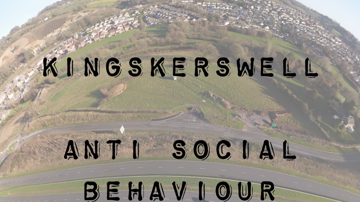 You are currently viewing Youths kicking doors and bins and running in gardens as antisocial behaviour on the rise in Kingskerswell