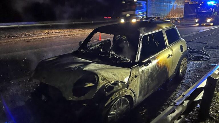 Read more about the article Car ‘completely destroyed’ in M5 fire near Exminster